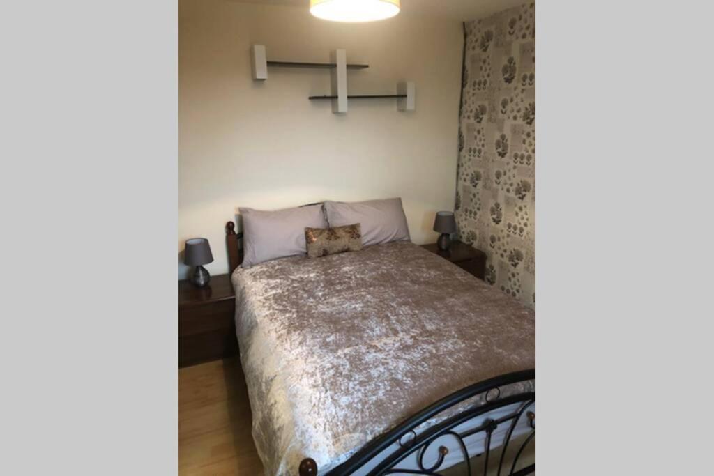 A Home Away From Home Ipswich Bagian luar foto